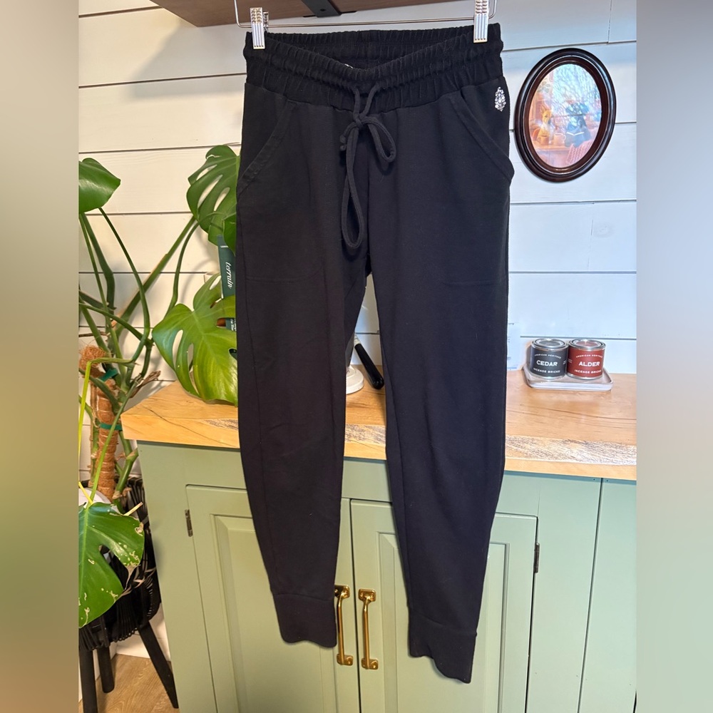 🖤 Free People Movement Black Jogger Pants